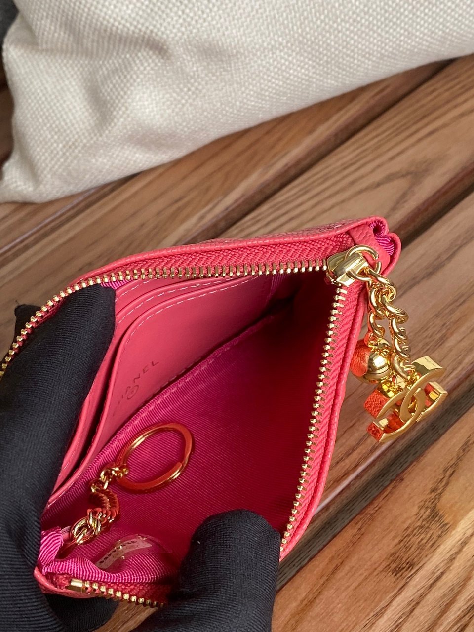 Chanel Zipped Wallet 14Cm Light Red Caviar Gold Hardware view 8