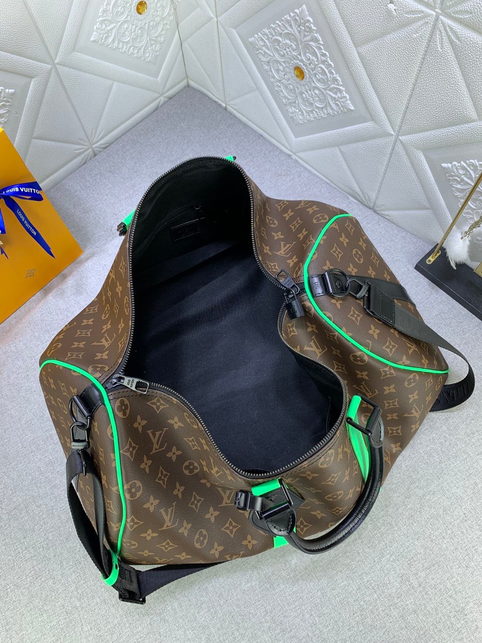 Louis Vuitton Keepall Bandoulire 50 Brown And Mint Line Macassar Canvas M46259 view 7