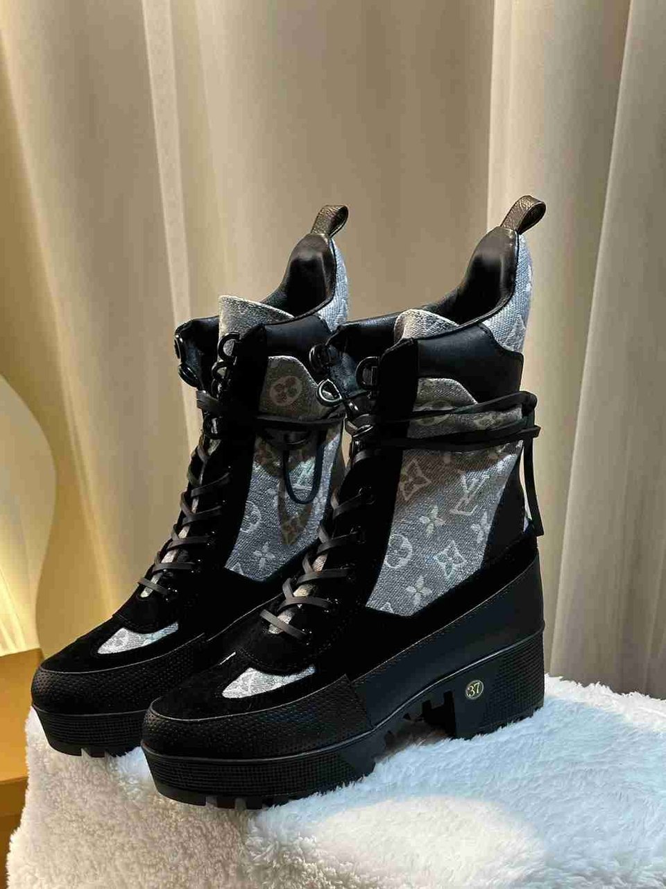 Louis Vuitton Laureate Platform Desert Boot Grey 1Ab2X9 view 6