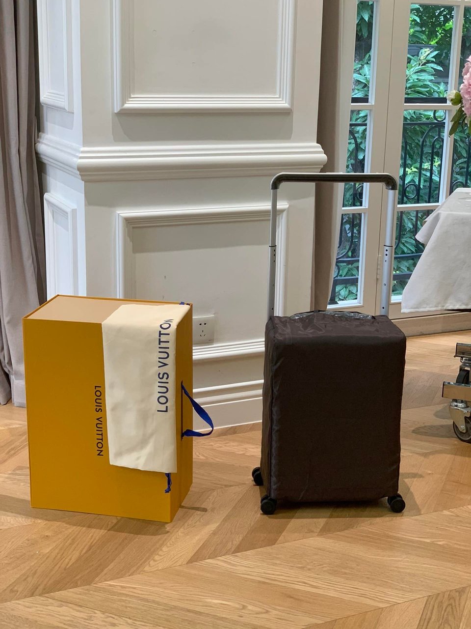 Louis Vuitton X Yayoi Kusama Horizon 55 Suitcase Grained Leather Black 55Cm view 11