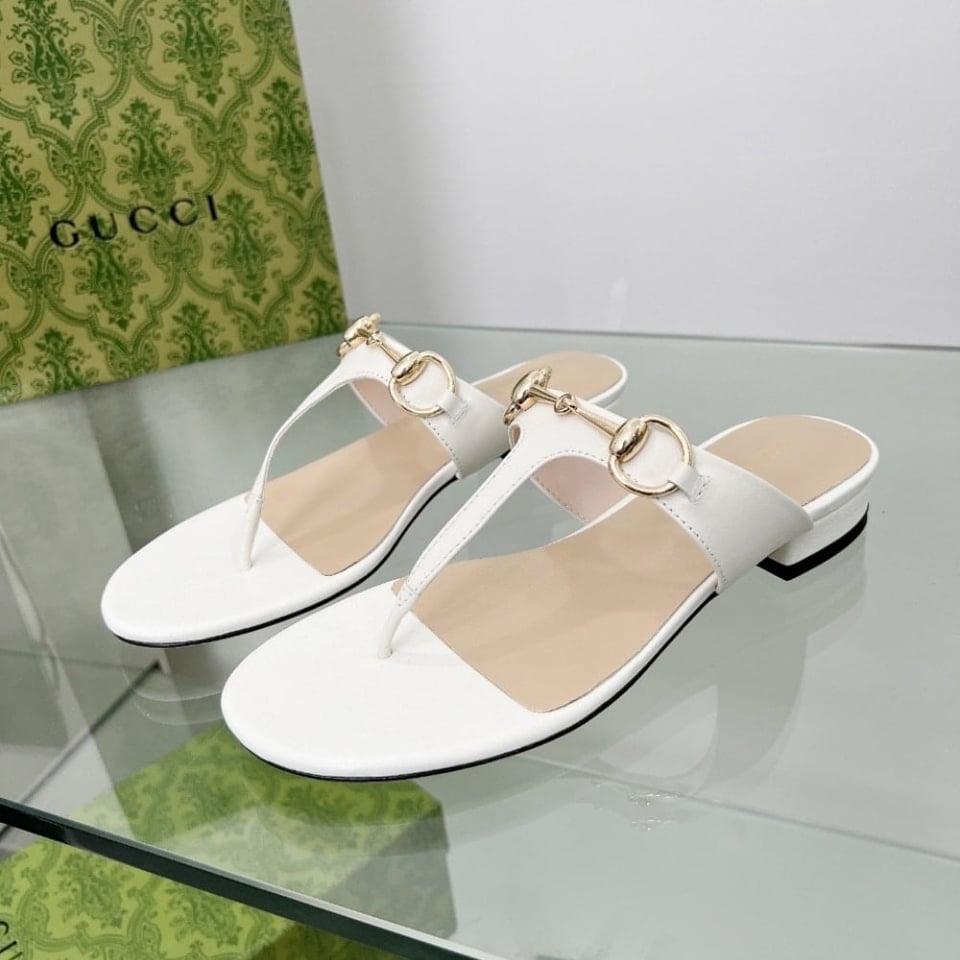 Gucci Women’S Thong Sandal With Horsebit Ivory 816590 C9D00 9540 view 3