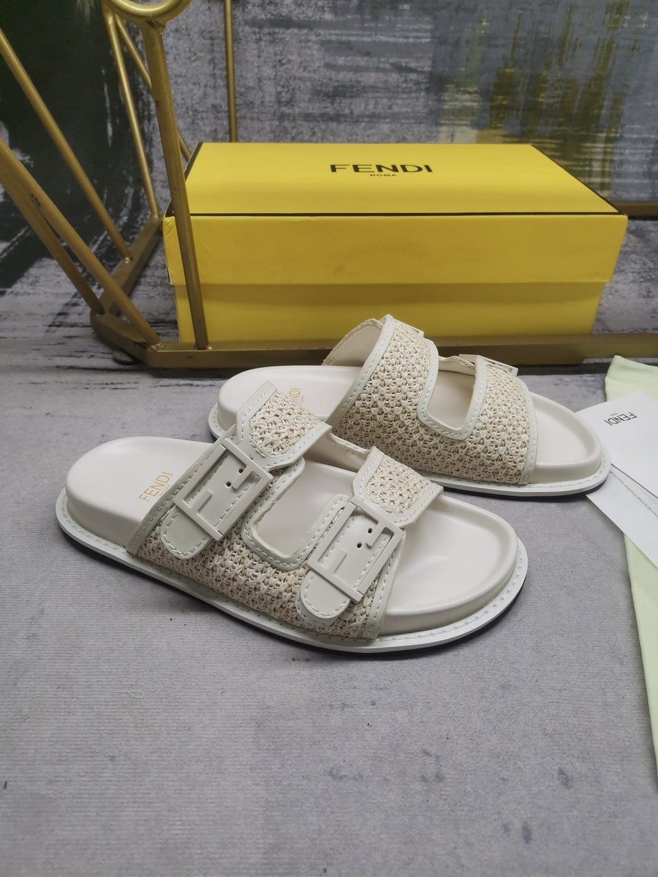 Fendi Feel Leather Sandals White view 4
