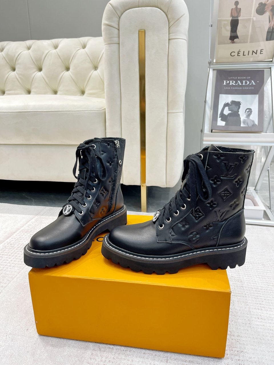 Louis Vuitton Territory Flat Ranger Black 1Abuvn view 6