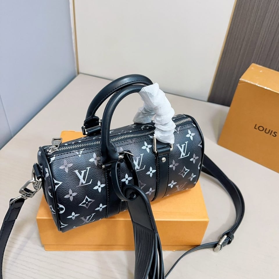 Louis Vuitton Keepall Bandouli Re 25 Bag Monogram Brushed Cowhide Black 25Cm M11595 view 8