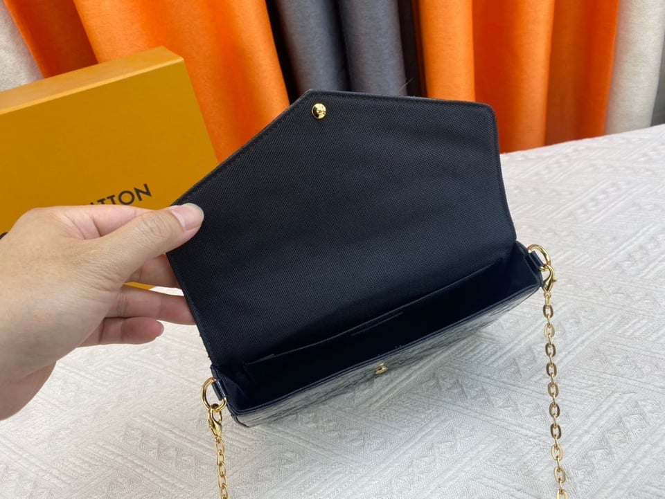 Louis Vuitton Pochette F Lice Amarante Monogram Vernis Black 21Cm view 4