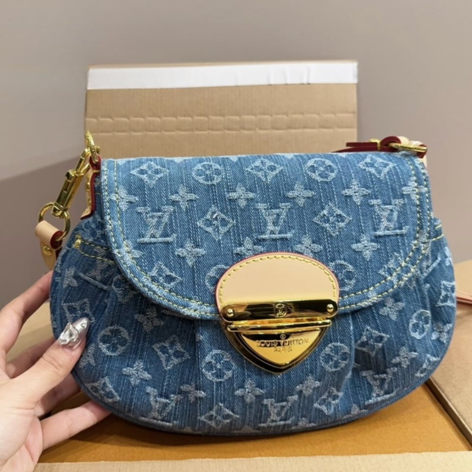 Louis Vuitton Sunset Monogram Denim Blue 26Cm M46829 view 5