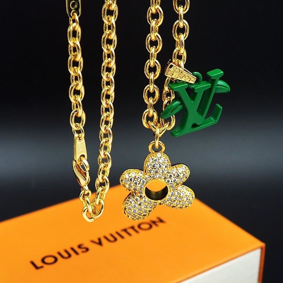 Louis Vuitton Lv Blooming Necklace Gold With Green M01867 view 5