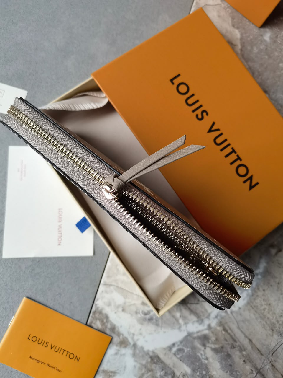 Louis Vuitton Bicolor Monogram Empreinte Leather Zippy Wallet Tourterelle Gray/Cream view 8