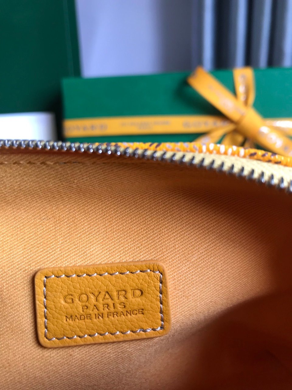 Goyard Vendôme Cosmetic Pouch 17 Cm Yellow Goyardine Canvas And Calfskin Trim view 4