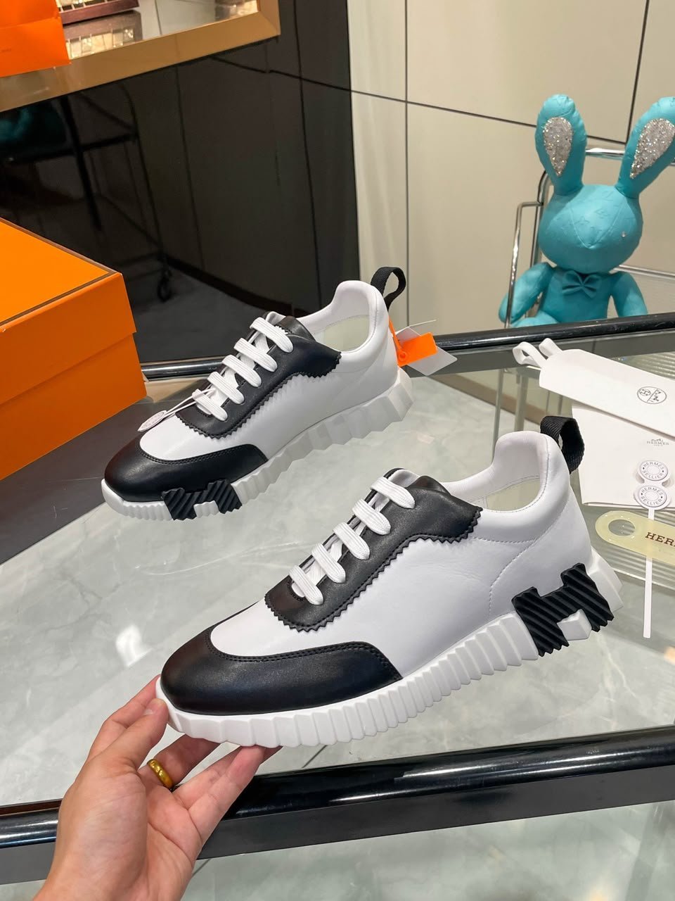 Hermes Bouncing Sneakers Blanc And Black Color Goatskin H242810ZH90390 view 3