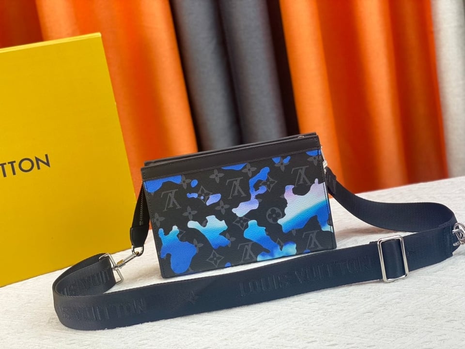 Louis Vuitton Gaston Wearable Wallet Sunrise Monogram Eclipse 22Cm M81753 view 8