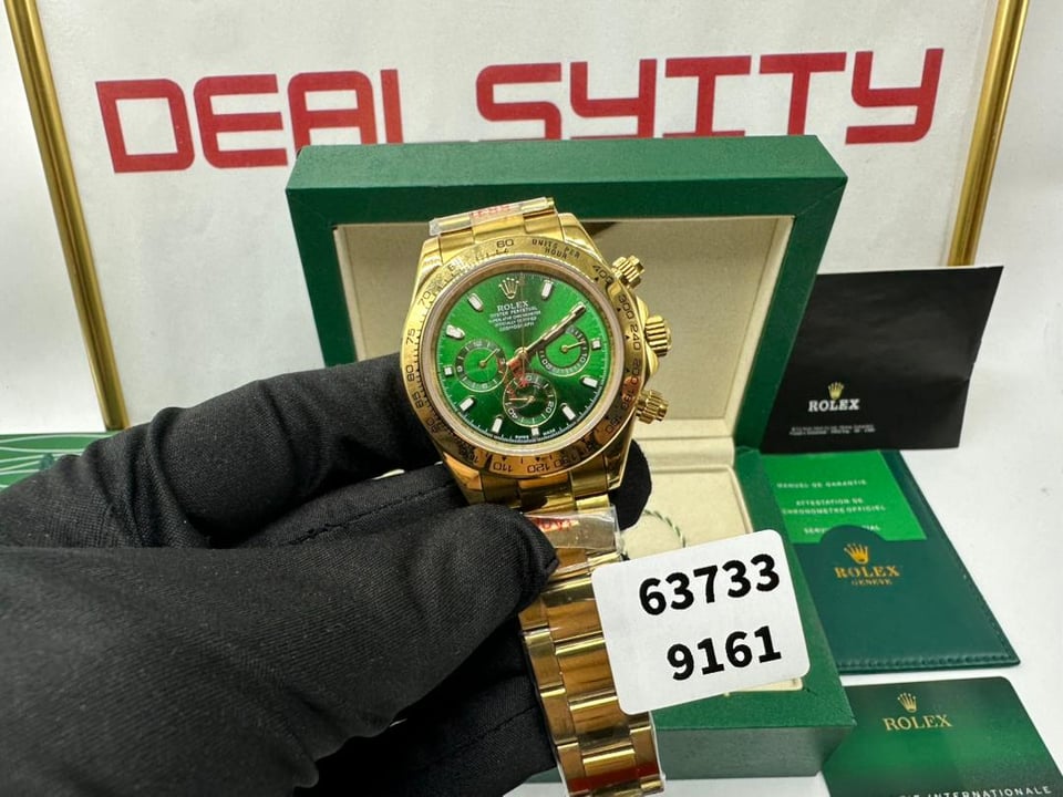 Rolex Daytona 40mm Green Dial 116508 view 3