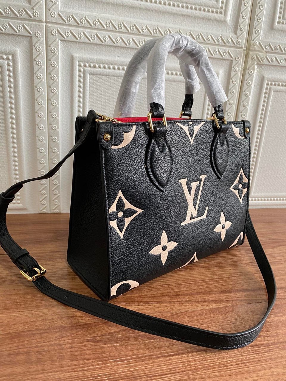 Louis Vuitton OnTheGo PM Bicolor Monogram Empreinte Leather M45659 Black 25cm view 7