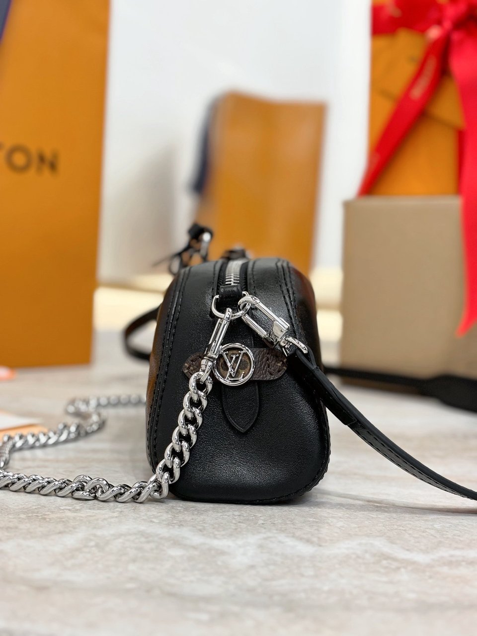 Louis Vuitton Pochette Vibe- Wallets and Small Leather Goods M14544 25cm/ 9.8in view 10