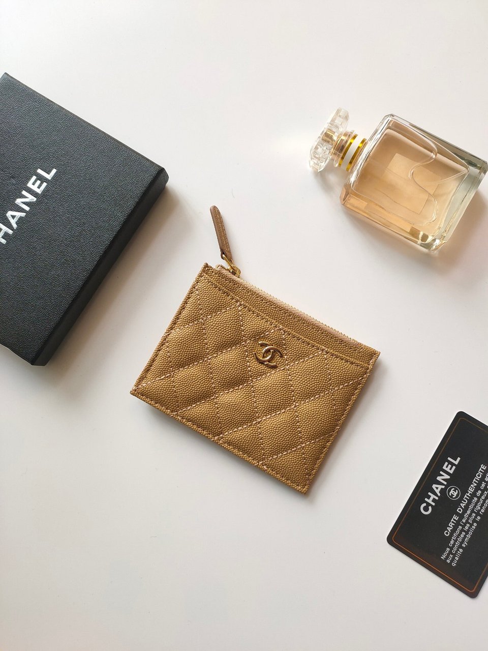 Chanel Zipped Card Holder 11.5 Amber Grained Calfskin Gold Icon view 4