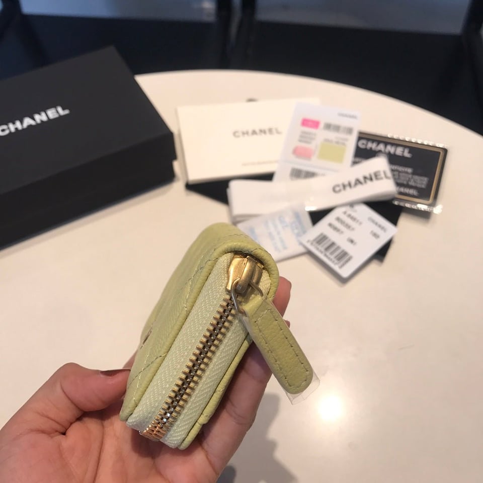 Chanel Zipped Caviar Purse 11 Light Yellow Calfskin Gold Icon view 9