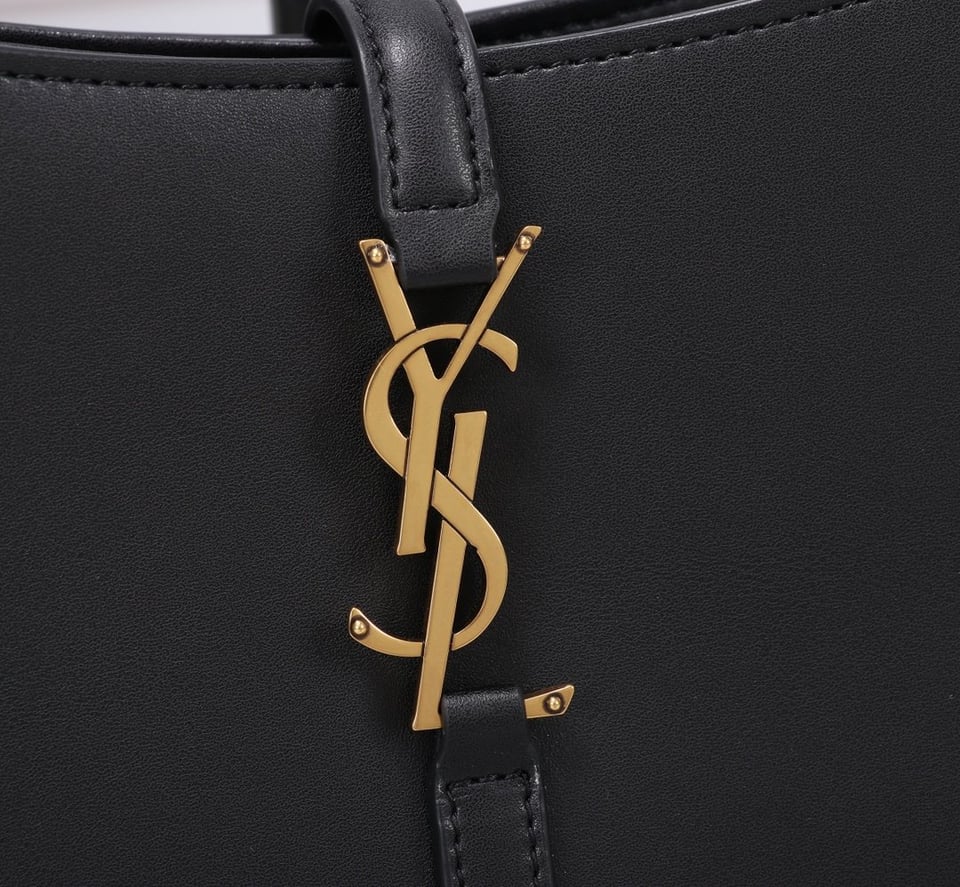 Saint Laurent Le 5 A 7 Hobo Bag In Smooth Leather Black Gold 23Cm view 5