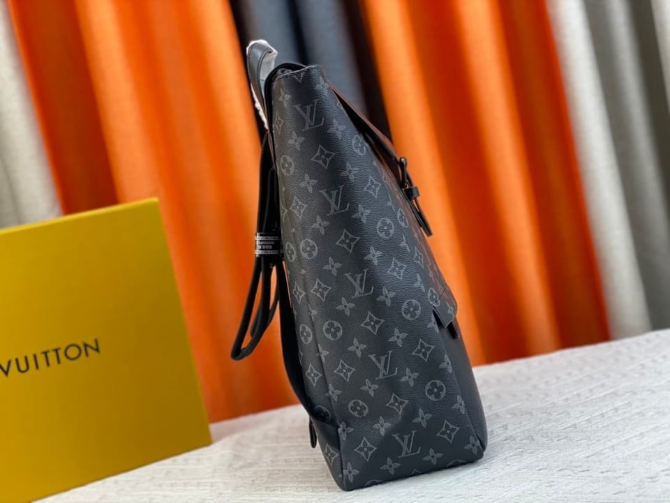 Louis Vuitton Saumur Backpack 42Cm view 9