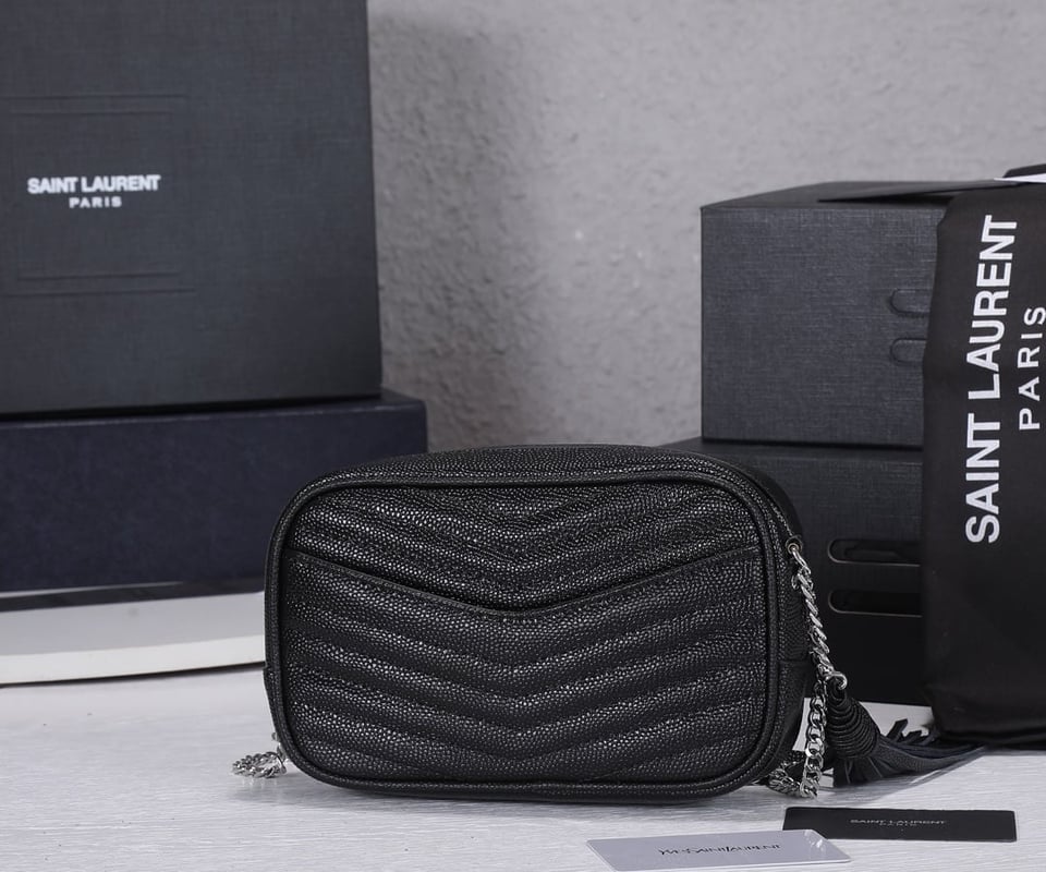 Saint Laurent Lou Camera Bag In Quilted Noir Leather Black 18Cm view 3