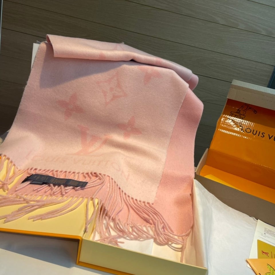 Louis Vuitton Monogram Giant Pink Scarf For Women 170cm view 4