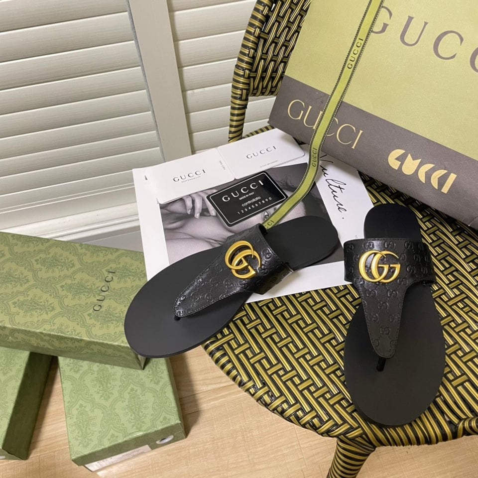 Gucci Gg-Stud Leather Thong Sandals Black view 7