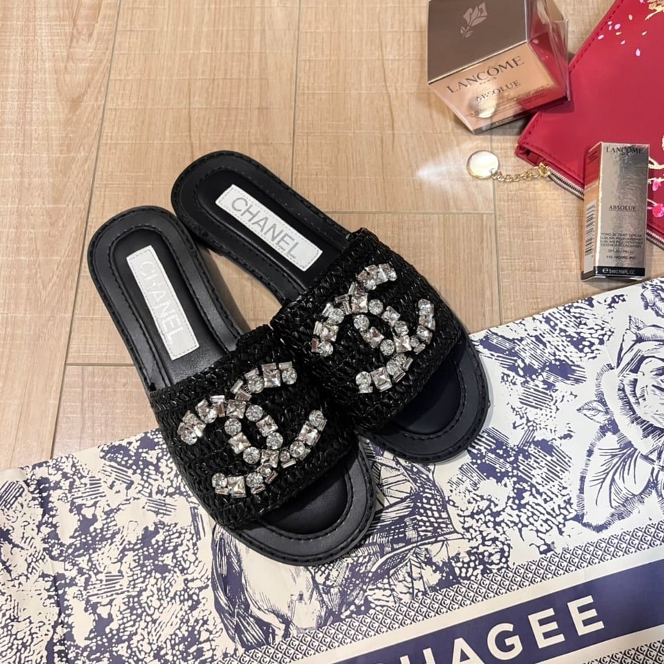 Chanel Coco Mark 23Ss Straw And Leather Sandals view 7