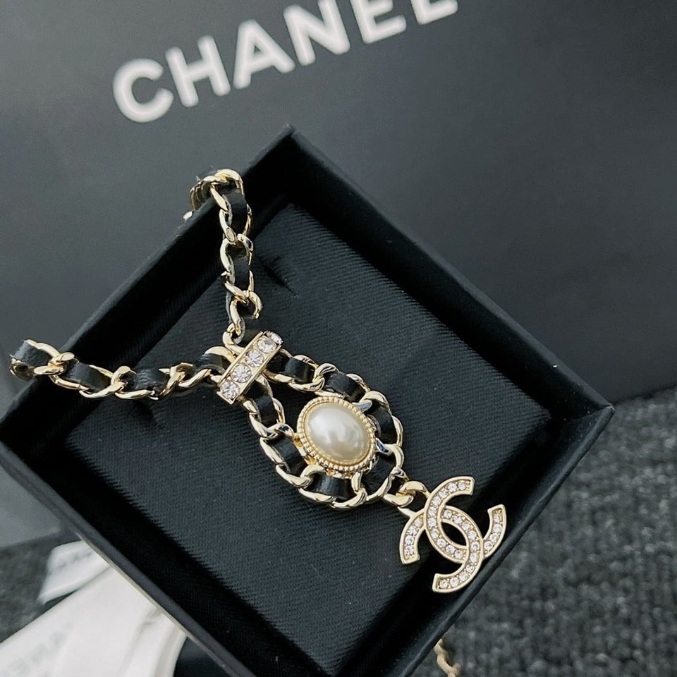 Chanel Cc Necklace view 4