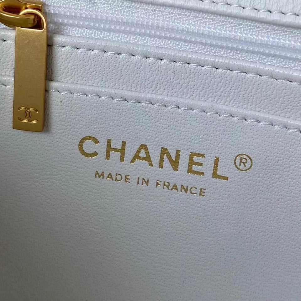 Chanel Mini Flap Bag With Top Handle White 20Cm As2431 view 7
