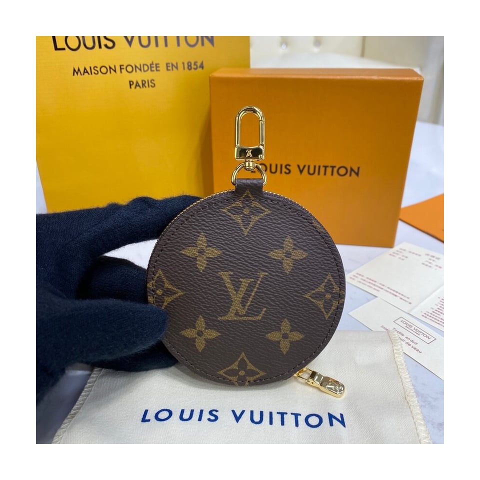 Louis Vuitton Monogram Round Coin Purse view 4
