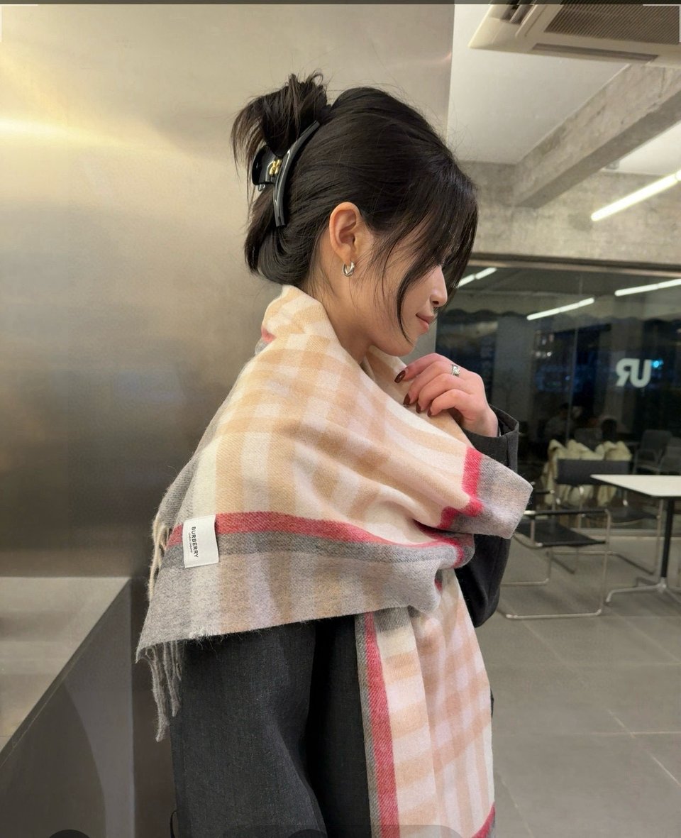 Burberry Cashmere Scarf Beige Stripe For Women 180cm view 3