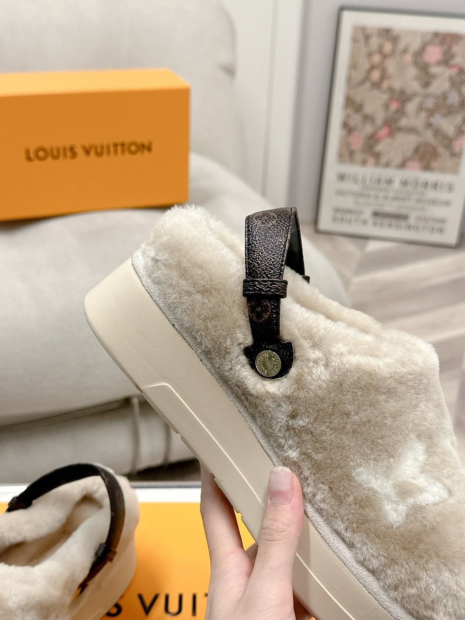 Louis Vuitton Aspen Comfort Clog Light Beige view 9