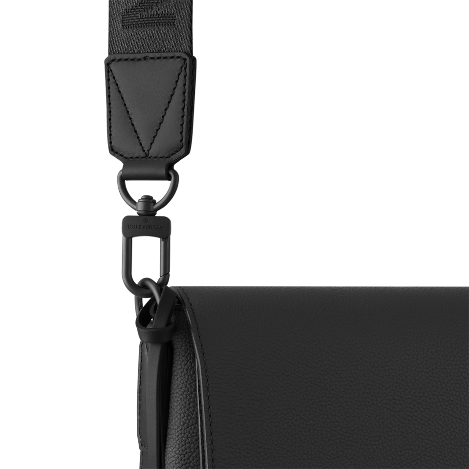 Louis Vuitton District Pm Bag Black 26Cm M30850 For Men view 7