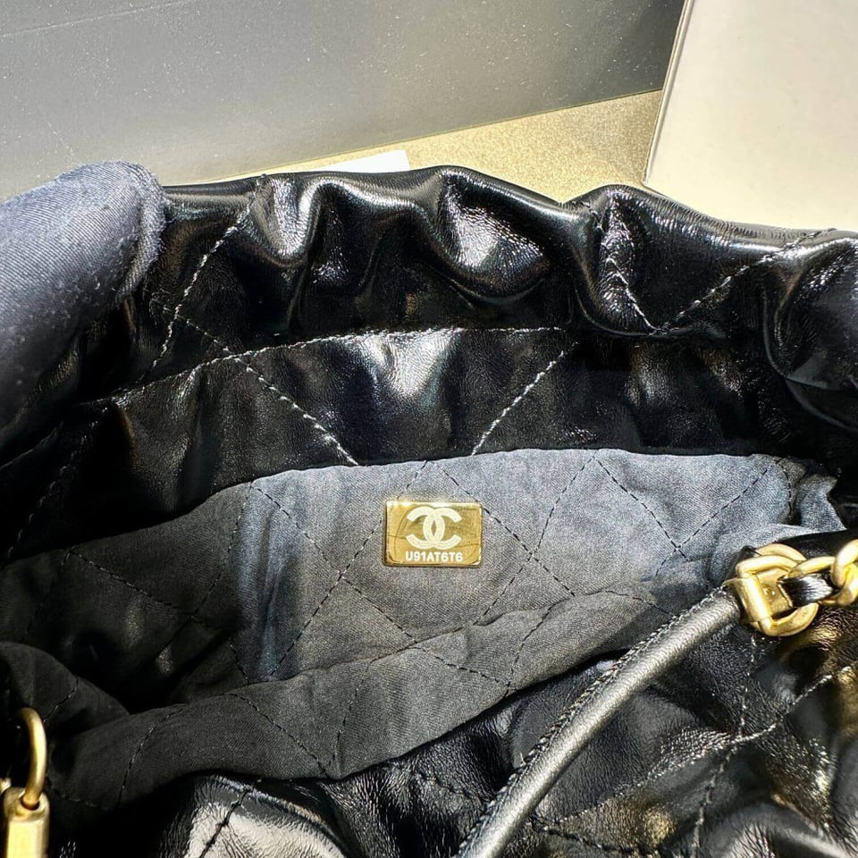 Chanel 22 Mini Bag Shiny Crumpled Calfskin with Pearl Chain view 15