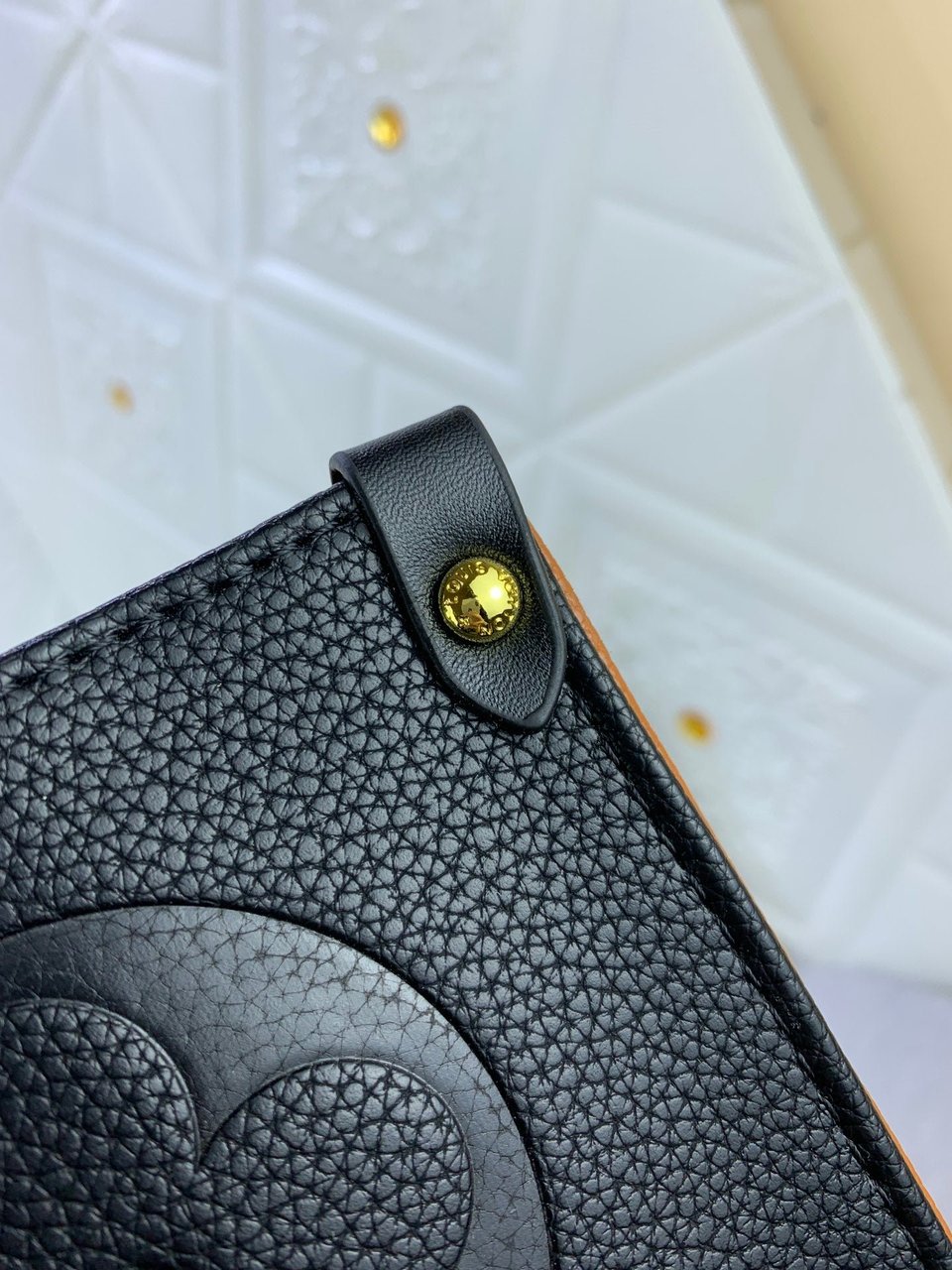 Louis Vuitton LV Crafty Onthego Gm Black 41Cm view 7
