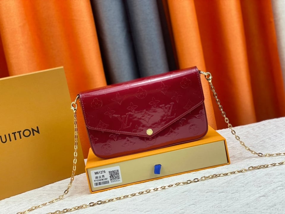 Louis Vuitton Pochette F Licie Wine Red 21Cm view 11