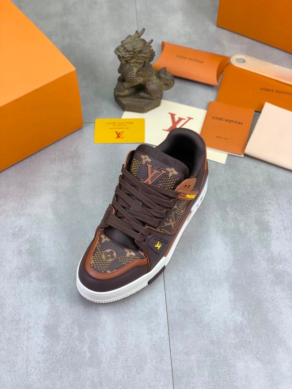 Louis Vuitton Trainer Sneakers Yellow Calfskin 1AK85Q view 10