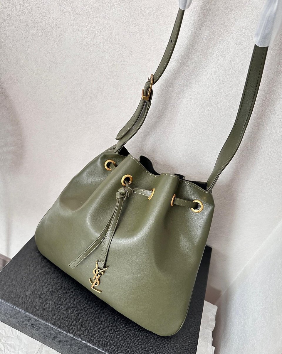 Saint Laurent Paris Vii Medium Flat Hobo Bag In Smooth Leather Army Green 28Cm view 3
