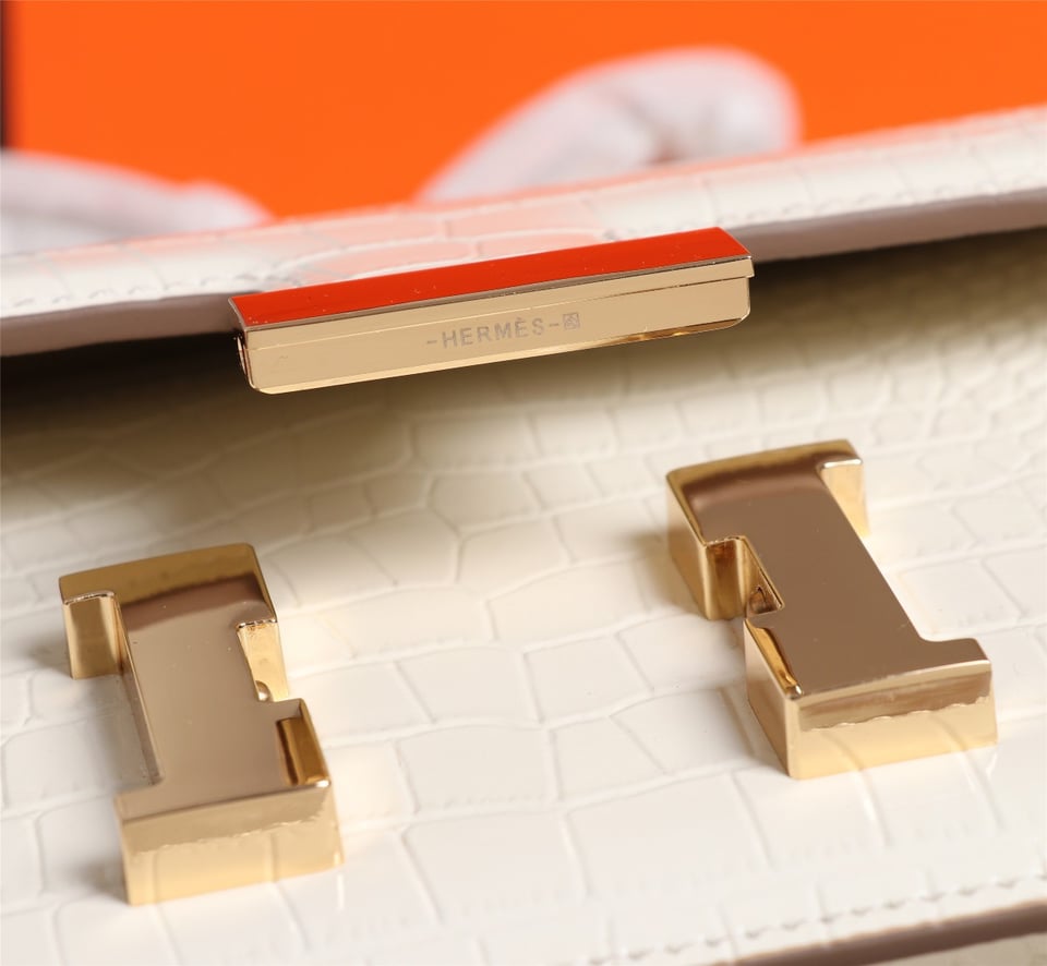 Hermès Mini Constance 19 Shiny Alligator Gold Hardware White 19cm / 7.5in view 8
