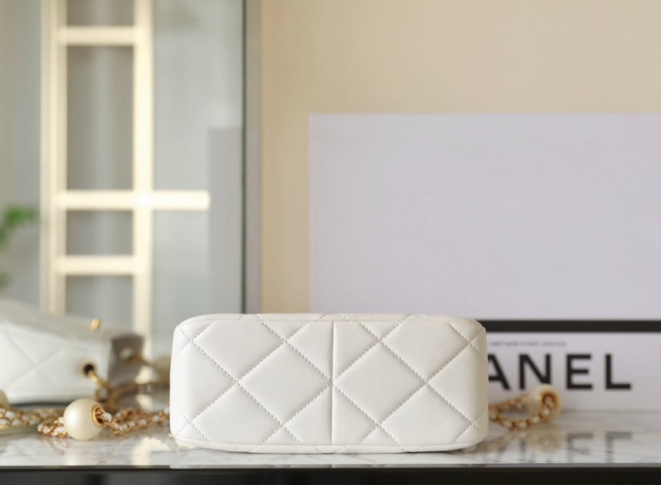 Chanel 24S Hobo Bag 19Cm White Lambskin Pearl Ball view 3