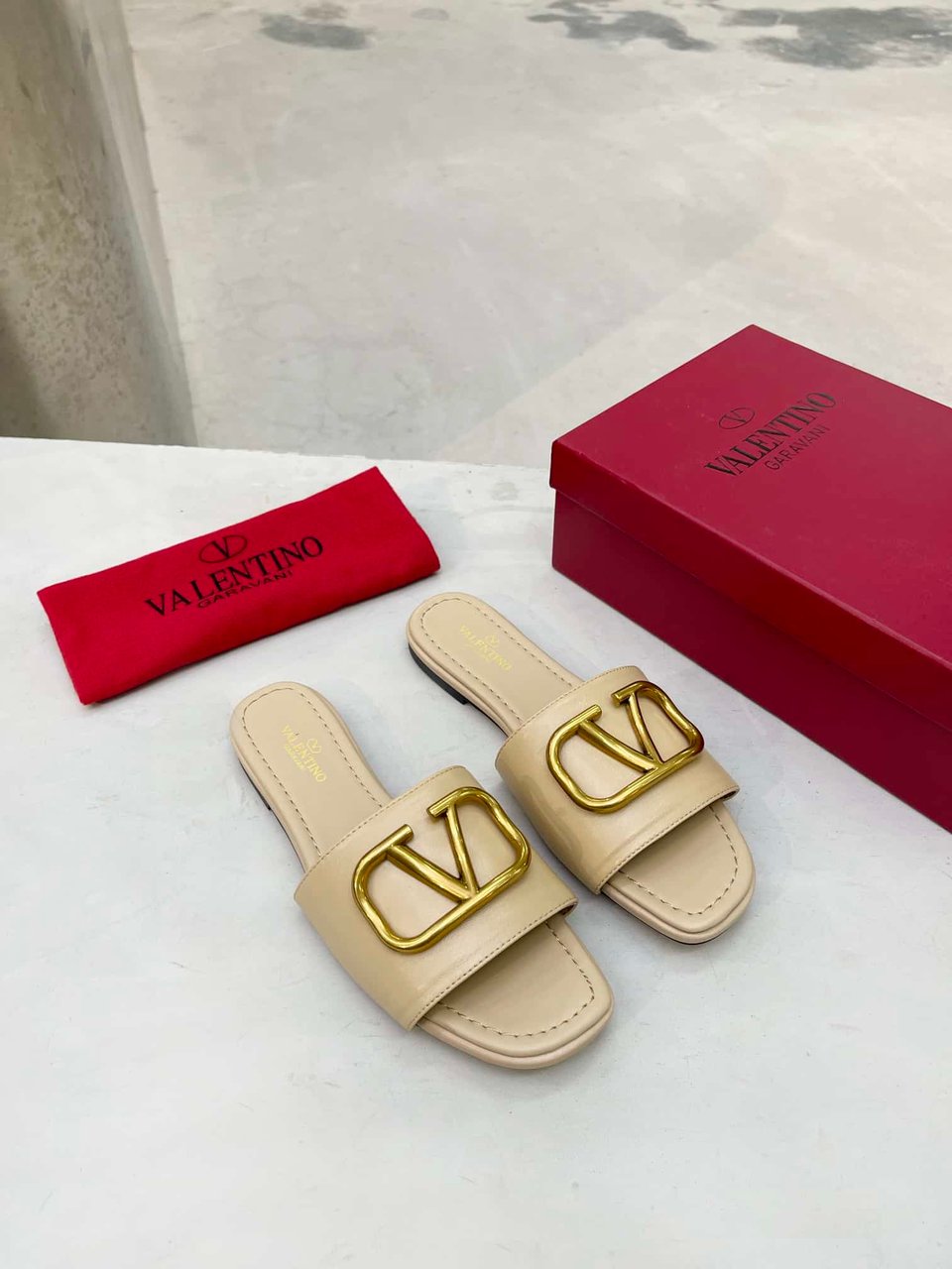 Valentino Garavani Vlogo Signature Slide Sandal Beige view 10