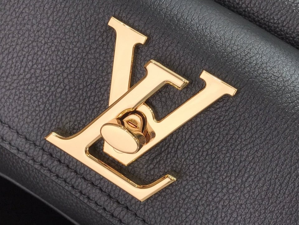 Louis Vuitton Lockme Bucket 23Cm Black view 6
