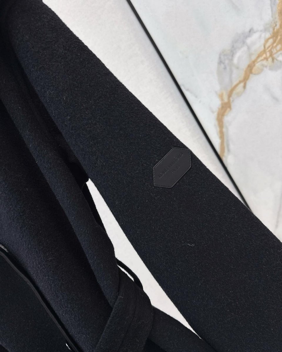 Louis Vuitton Black Coat Clothes view 9
