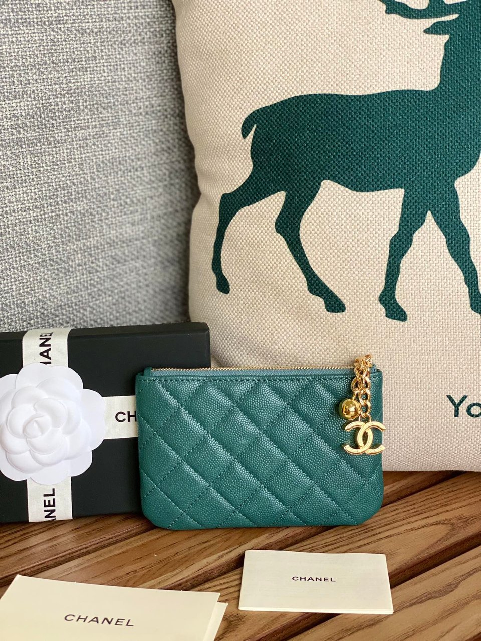 Chanel Zipped Wallet 14Cm Dark Green Caviar Gold Hardware view 6