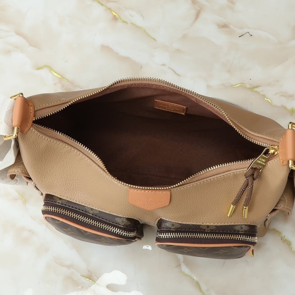 Louis Vuitton Hobo Cargo Beige 31Cm M12697 view 4