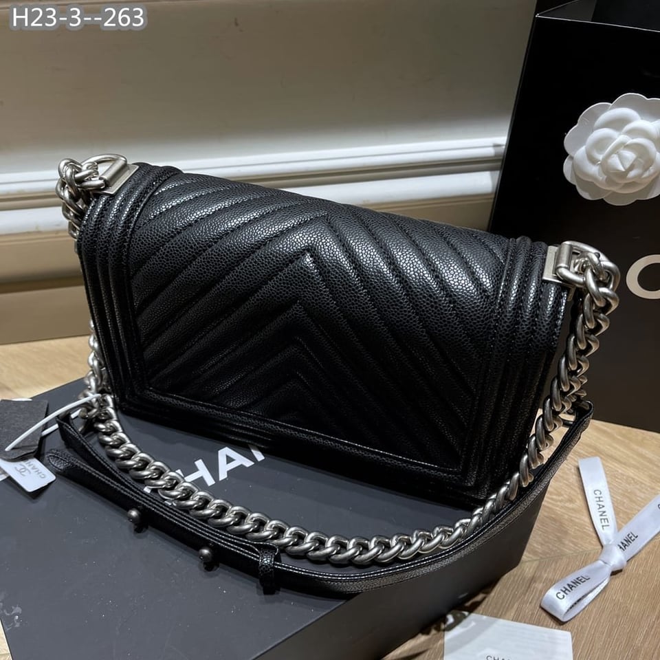 Chanel Boy Caviar Chevron Quilted Flap Bag Black 25Cm/9.8in view 7