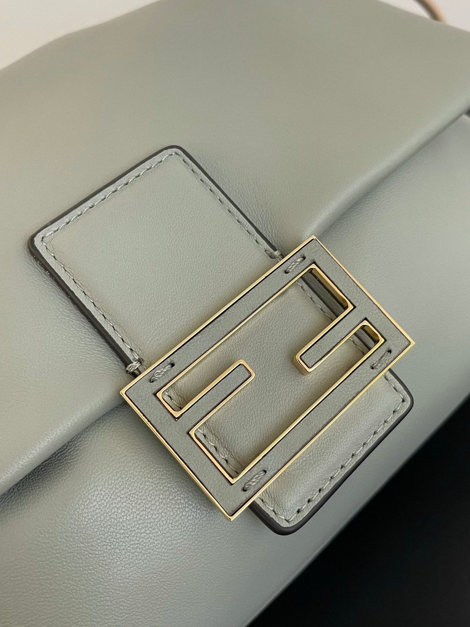Fendi Mamma Baguette Medium Matcha Green Nappa Leather Bag 26.5cm view 14