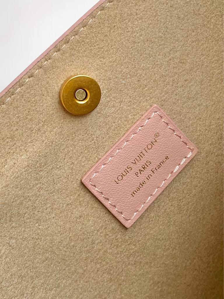 Louis Vuitton Low Key All In BB 16cm M29112 view 3