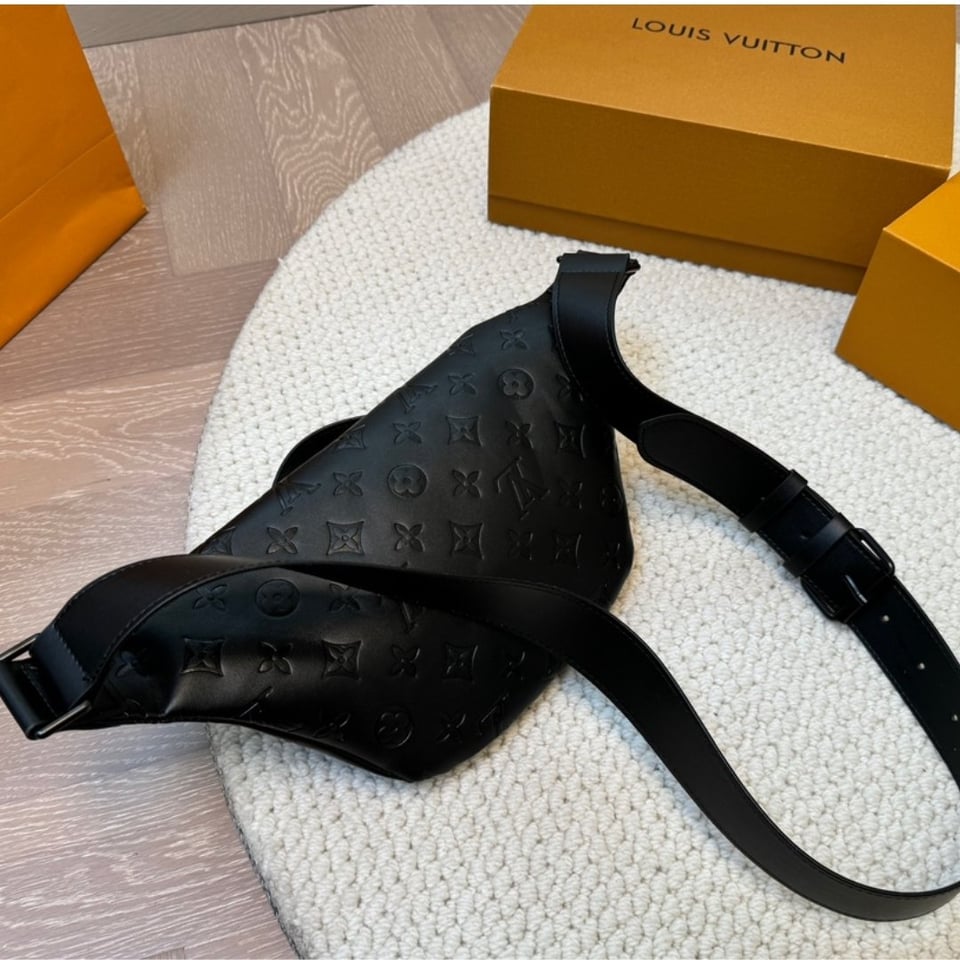 Louis Vuitton Rush Bumbag Monogram Shadow Calfskin Leather Black 31Cm M47058 view 8