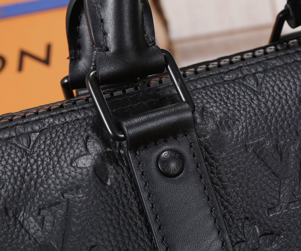 Louis Vuitton Keepall Bandoulière Bag 25cm/9.8in Black Taurillon Cowhide M20900 view 7