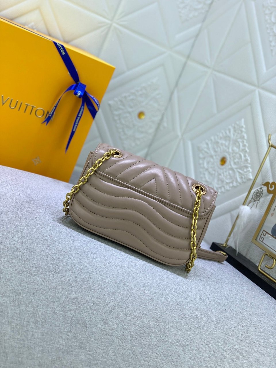 Louis Vuitton New Wave Chain Bag Taupe Fonc Brown 21Cm view 5